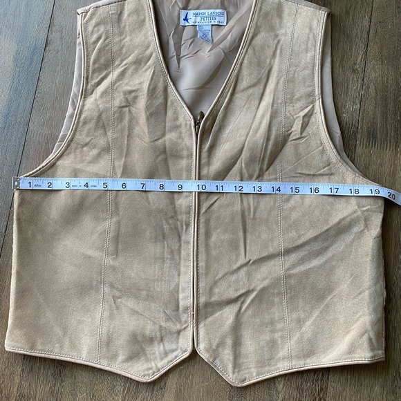 Suede vest - Picture 4 of 7